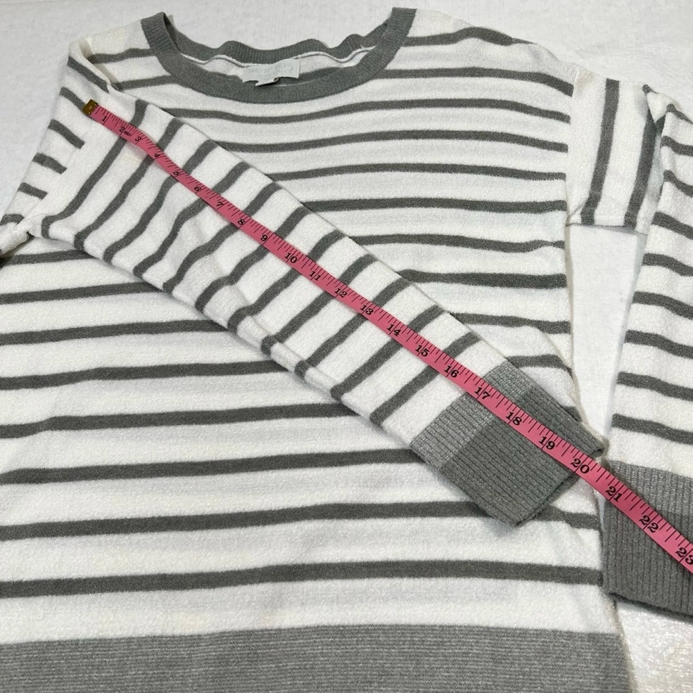 Barefoot Dreams Gray and White Striped Sweater - Picture 6 of 10